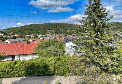 Ausblick Balkon Schlafzimmer - Etagenwohnung mit 52,00 m&sup2; in Aidlingen zur Miete
