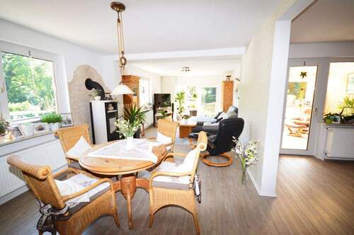 2 - 1 Zimmer Mehrfamilienhaus, Wohnhaus zum Kaufen in Einbeck