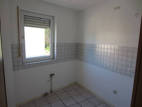 BLICK IN DIE KLEINE KÜCHE - 