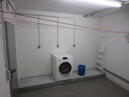 WASCHRAUM ZUR ALLGEMEINNUTZUNG - 