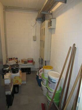 VERSORGUNGSRAUM IM KELLER - 