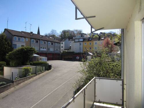 WEITERER BLICK VOM SONNENBALKON - 3 Zimmer Etagenwohnung zur Miete in Witten