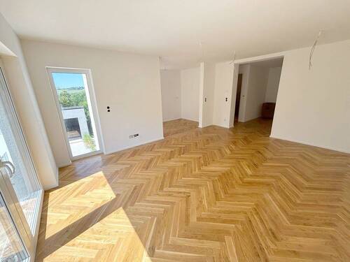 Wohn- und Essbereich mit Küche - 3 Zimmer Etagenwohnung zum Kaufen in Trier