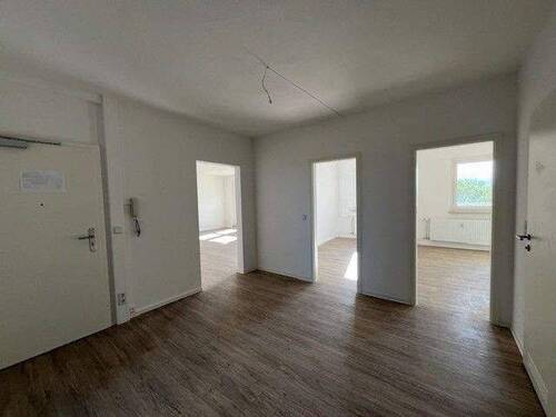 Flur.jpg - 6 Zimmer Etagenwohnung zur Miete in Zwickau