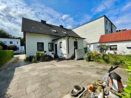 Hof - 9 Zimmer Mehrfamilienhaus, Wohnhaus zum Kaufen in Hamburg