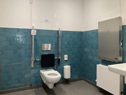 Behinderten-WC-Raum - 