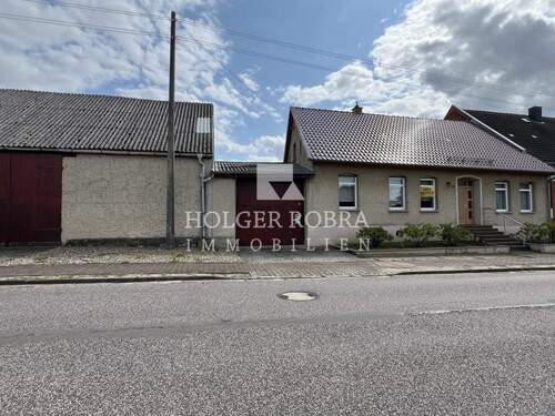 Wohnhaus mit Scheune - Einfamilienhaus mit Hof und kleiner Scheune!