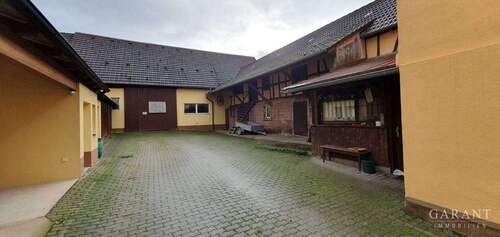 Hof - 7 Zimmer Einfamilienhaus zum Kaufen in Wertheim-Höhefeld