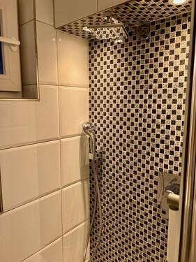 Badezimmer - Mehrfamilienhaus, Wohnhaus mit 271,00 m&sup2; in Hilden zum Kaufen