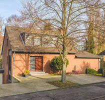 Frei stehendes Einfamilienhaus mit Büro im Souterrain, Garage, Garten und Stellplätzen - Eschweiler Bergrath