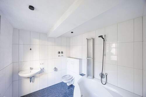 Badezimmer - 2 Zimmer Etagenwohnung in Brackenheim