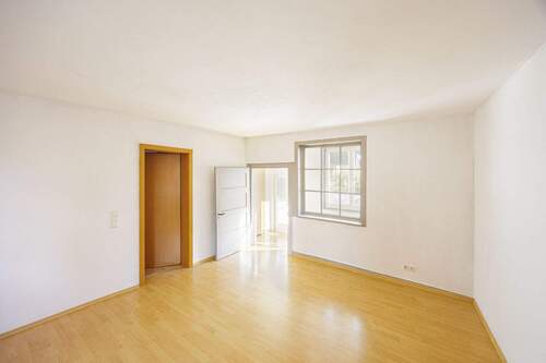 Wohnzimmer - Etagenwohnung mit 50,50 m² in Brackenheim zum Kaufen