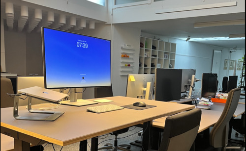 Eigener Schreibtisch im Open-Space - 