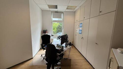 Büro-/Praxisraum - 