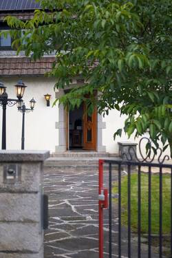 detail zuweg von vor hoftor.jpg - 5 Zimmer Einfamilienhaus zum Kaufen in Bürstadt