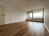 Wohnzimmer - 2 Zimmer Etagenwohnung zum Kaufen in Monheim am Rhein