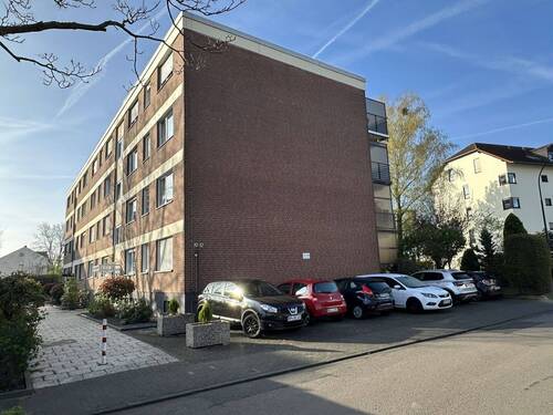 Eingangsansicht - 4 Zimmer Etagenwohnung zum Kaufen in Kerpen