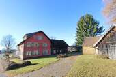 Bild1 - Haushälfte eines ehemaligen Bauernhofs mit Scheune und Nebengebäude