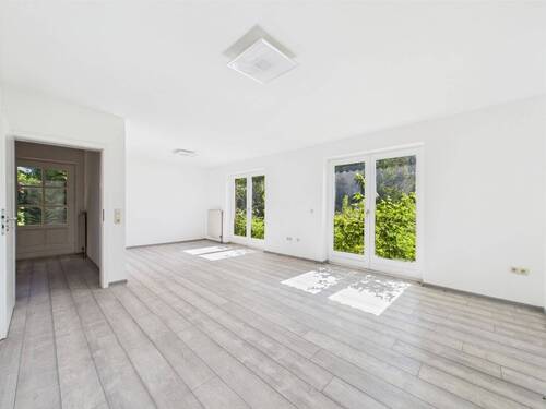 Wohnzimmer - Renoviertes Haus auf großem Grundstück