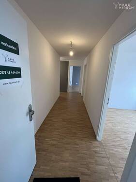 Flur Wohnung - Etagenwohnung mit 87,00 m&sup2; in Langen (Hessen) zum Kaufen
