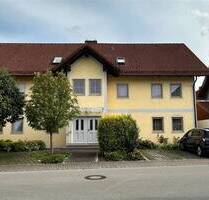 Top gepflegte Dachgeschosswohnung in Plattling.