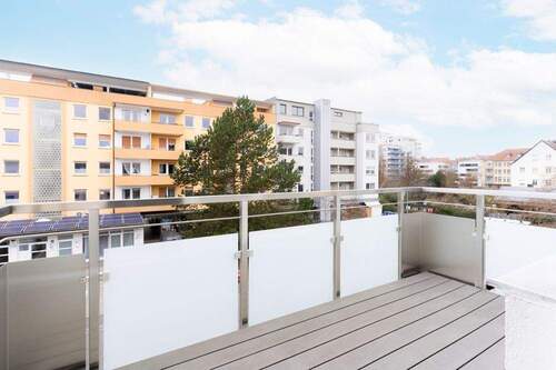 Balkon Wohnzimmer - Etagenwohnung mit 62,00 m&sup2; in Würzburg zum Kaufen