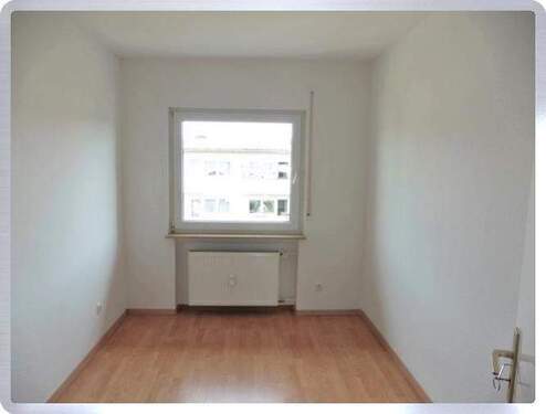 Zimmer 4 - Etagenwohnung mit 90,00 m&sup2; in Rodenbach zur Miete