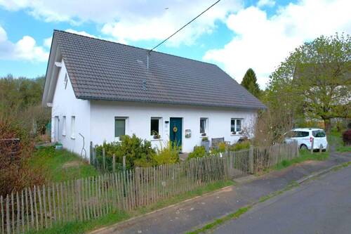 Kerpen 2.JPG - 4 Zimmer Einfamilienhaus zum Kaufen in Kerpen (Eifel)