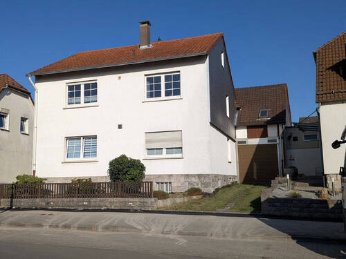 Vorderansicht - 8 Zimmer Mehrfamilienhaus, Wohnhaus in Korbach