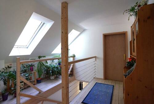 Treppe ins Obergeschoss - 