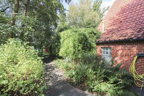 Weg durch den Garten - 