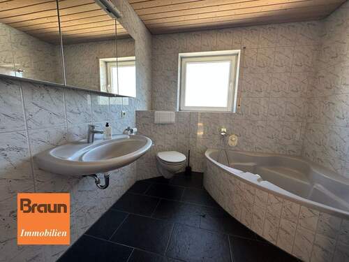 4,5-Zimmer-ETW, Trossingen, Bad - 