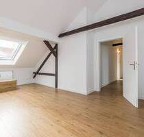 Charmante Dachgeschosswohnung im Altbau - 57 m² ideal für Singles oder Paare - Leipzig Stötteritz Charmante Dachgeschosswohnung im Altbau - 57 m² ideal für Singles oder Paare - Leipzig Stötteritz