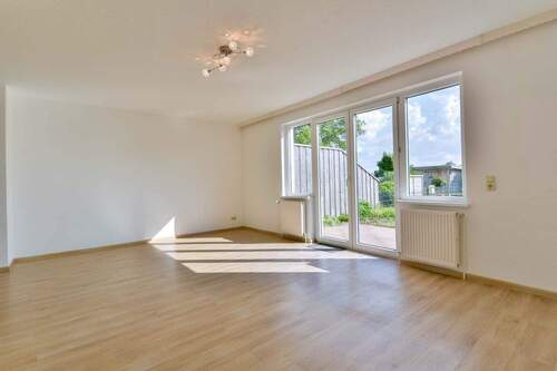 Wohnzimmer - 5 Zimmer Doppelhaushälfte zum Kaufen in Roggendorf