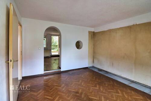 EG Wohnzimmer mit Blick zur Küche - 