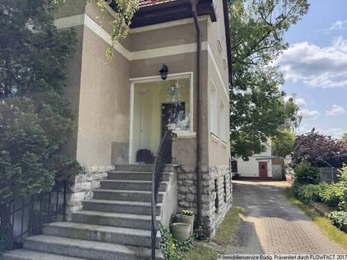 Eingangsbereich Wohnhaus und Zufahrt zum Innenhof - Mehrfamilienhaus, Wohnhaus mit 219,00 m&sup2; in Neuenhagen zum Kaufen