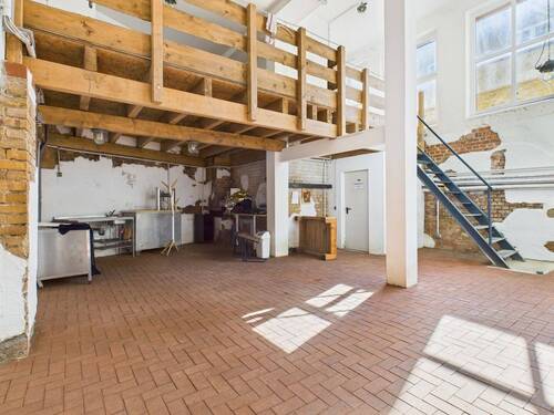 CAM03849G0-PR0032-STILL002.jpg - 