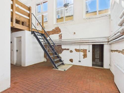 CAM03849G0-PR0032-STILL007.jpg - 