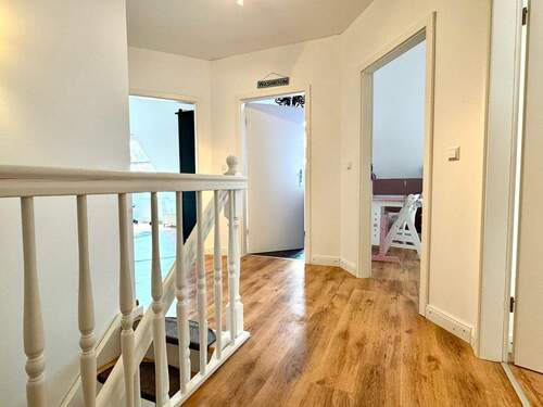 Hauptwohnung DG - Flur - 