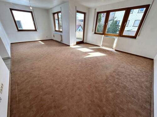 2_Wohn-Esszimmer - 3 Zimmer Etagenwohnung zum Kaufen in Albershausen