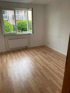 Zimmer 2 - 