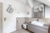 Modernisiertes Badezimmer - 