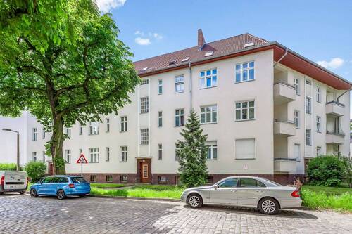 Hausansicht - 2 Zimmer Etagenwohnung zum Kaufen in Berlin