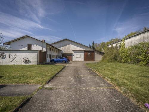 Auf dem Hof - Einfamilienhaus mit 227,30 m² in Schlangenbad zum Kaufen