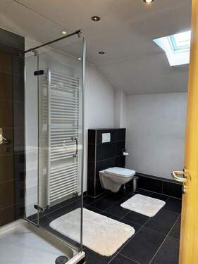 Tageslichtbad mit Dusche - 