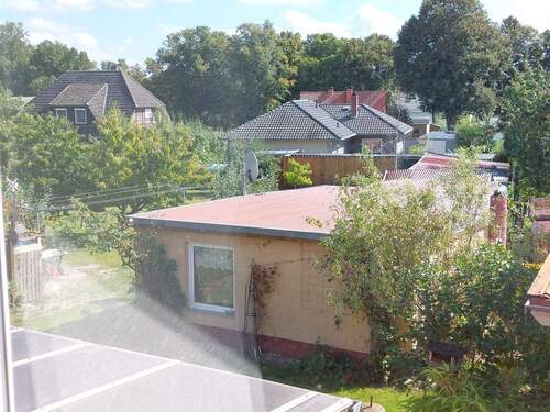 Blick aufs Gartenhaus - 
