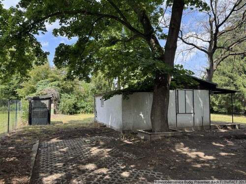 Aufbauten auf dem Grundstück - 