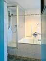 Wanne und Dusche - 