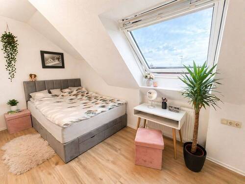 Schlafzimmer - Etagenwohnung mit 49,60 m&sup2; in Friedrichshafen zum Kaufen