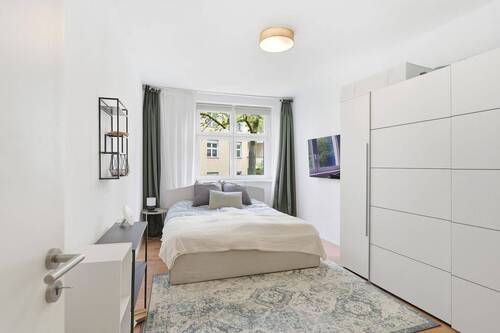 Schlafzimmer - 2 Zimmer Etagenwohnung zum Kaufen in Berlin